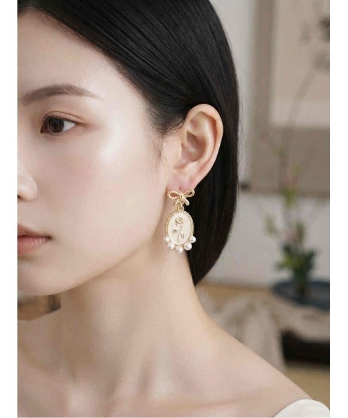 tone(トーン)の「【88eighty-eight】レトロアンティーク薔薇パールリボンピアス【import】(MA)(ピアス(両耳用)・レディース・ホワイト/レッド・FREE)」の5枚目の写真