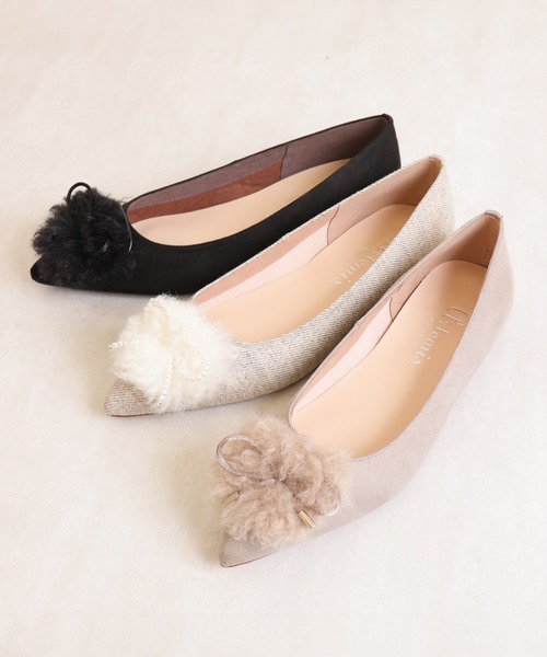 FLAT(フラット)の「ファー×リボンモチーフ フラットシューズ(パンプス・レディース・ブラック/ベージュ/ベージュ系その他・23.0cm/25.0cm/23.5cm/24.0cm/22.5cm/24.5cm)」の2枚目の写真