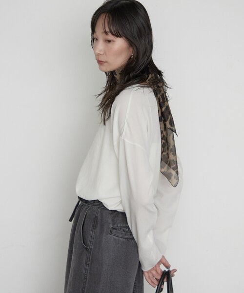 LOUNGEDRESS(ラウンジドレス)の「《万能トップス》【JAPAN MADE】ストレッチジョーゼットプルオーバー 秋服(シャツ/ブラウス・レディース・グレー/オフホワイト/ブラック・FREE)」の21枚目の写真