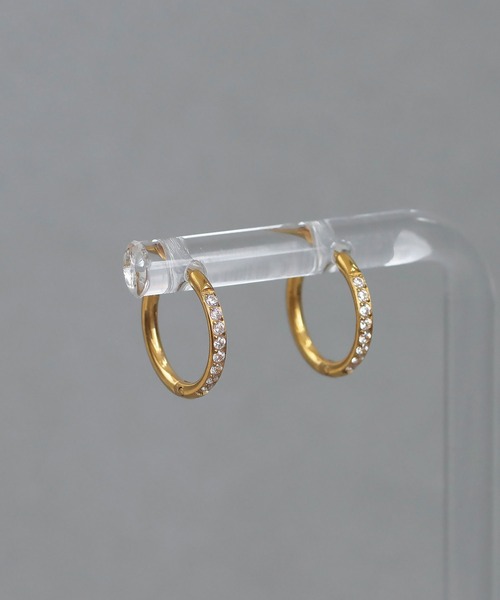 abaskdesign（アバスクデザイン）の「金属アレルギー対応　選べるサイズキュービックフープピアス（ピアス（両耳用）・レディース・ゴールド系その他2/シルバー系その他2/ゴールド/シルバー/ゴールド系その他/シルバー系その他・LARGE/SMALL/MEDIUM）」の9枚目の写真