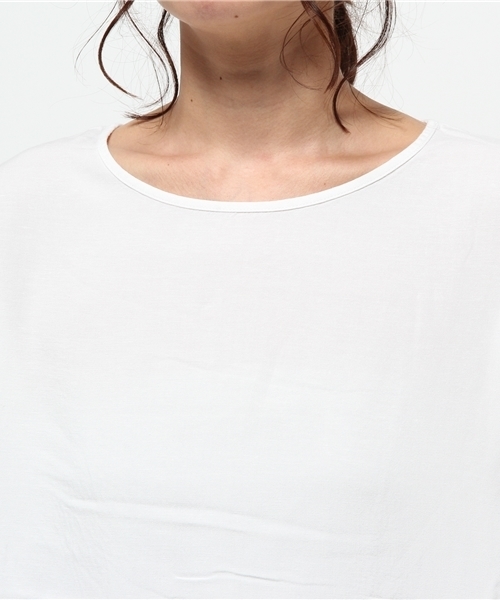 LBC(エルビーシー)の「リネンレーヨンクルーネックチュニック (シャツ/ブラウス・レディース・ブラウン/ダークブルー/オフホワイト・LARGE/MEDIUM)」の7枚目の写真