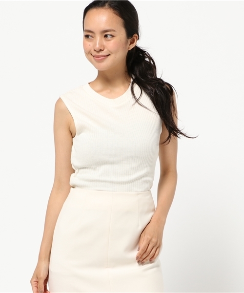 J'studio(ジェイストゥディオ)の「トタンテレコノースリカットソー(Tシャツ/カットソー・レディース・レッド/グリーン/グレー/オフホワイト/ブラック/イエロー/ネイビー・9号)」の2枚目の写真