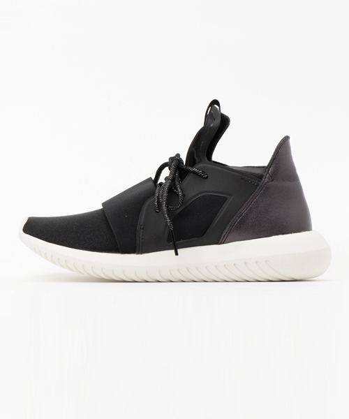 adidas（アディダス）の「オリジナルス チュブラーディファイアント 