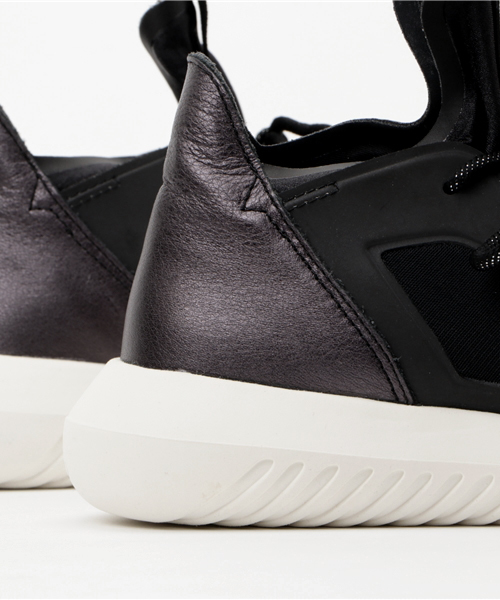 adidas（アディダス）の「オリジナルス チュブラーディファイアント 