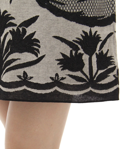 ESTNATION(エストネーション)の「ESTNATION bis フラワージャガードニットスカート(スカート・レディース・ブラック/ブルー/ライトピンク・フリー)」の4枚目の写真