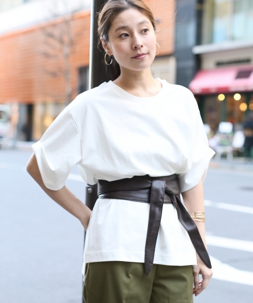 LEPSIM(レプシィム)の「CFソデロールBIGTSS 746774(Tシャツ/カットソー・レディース・ブラウン/オフホワイト/ブラック/サックスブルー/ブラウン系その他/ホワイト/ブラック系その他・FREE)」の2枚目の写真