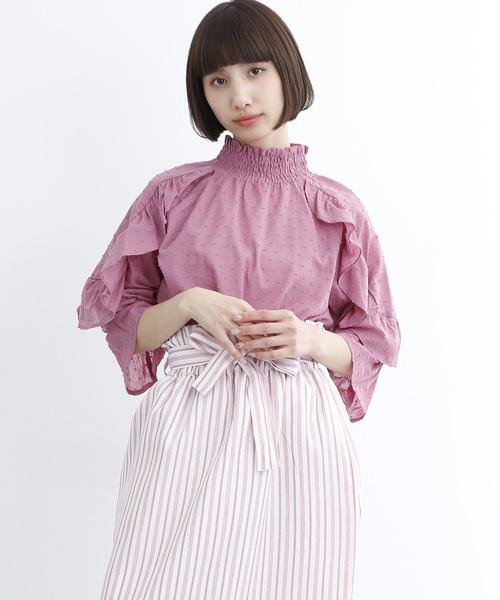 MERLOT(メルロー)の「ドビードットラッフルスリーブブラウス690-6527(シャツ/ブラウス・レディース・ホワイト/ブラック/ピンク/イエロー/ラベンダー・FREE)」の1枚目の写真