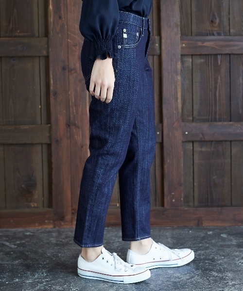 AMERICAN HOLIC（アメリカンホリック）の「テーパードデニム（デニムパンツ・レディース・インディゴブルー/ワンウォッシュ・L/M/S/XS/XXS）」の4枚目の写真