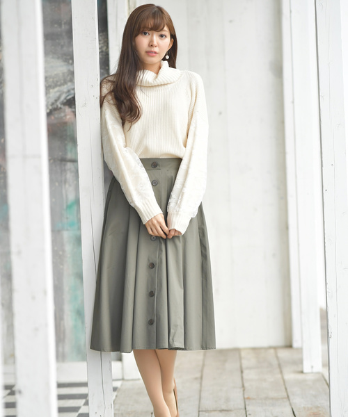 rps（アールピーエス）の「前ボタンコットンツイルタックフレアースカート（スカート・レディース・ベージュ/ネイビー/ライトカーキ・M）」の6枚目の写真