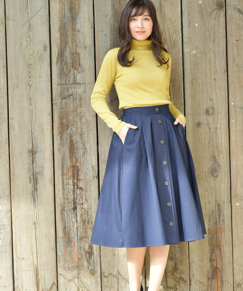 rps（アールピーエス）の「前ボタンコットンツイルタックフレアースカート（スカート・レディース・ベージュ/ネイビー/ライトカーキ・M）」の8枚目の写真