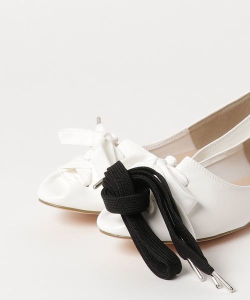 MOUSSY（マウジー）の「LACE UP BALLET SHOES（スニーカー・レディース・レッド/オフホワイト/ブラック・LARGE/MEDIUM/SMALL）」の4枚目の写真