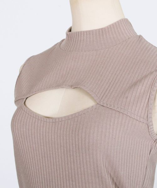 Julia Boutique(ジュリアブティック)の「バストオープンハイネックノースリーブリブニットトップス/520002(ニット/セーター・レディース・ブラック/ホワイト/ベージュ/ボルドー・L/LL/3L/M)」の18枚目の写真