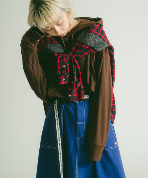 RNA（アールエヌエー）の「M1039 ワイドパーカー（パーカー・レディース・ブラウン/レッド/ブラック・MEDIUM）」の18枚目の写真