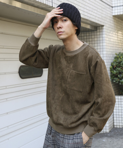 LAKOLE(ラコレ)の「フェイクスエードプルオーバー / LAKOLE(Tシャツ/カットソー・メンズ・ブラック/グレー/ピンク/サンドグレー/キャメル/オリーブ・MEDIUM/LARGE)」の1枚目の写真