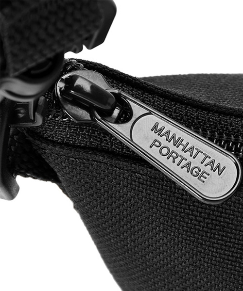 Manhattan Portage（マンハッタンポーテージ）の「Zuccotti Clutch -ズコッティクラッチ-（ショルダーバッグ・メンズ・ブラック/ベージュ・X-SMALL）」の7枚目の写真