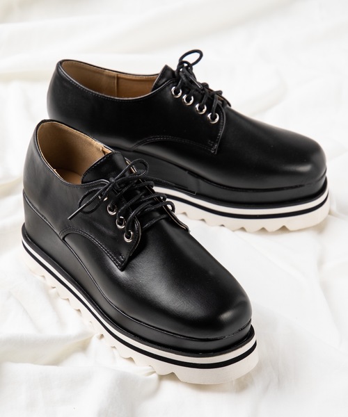 WEGO（ウィゴー）の「WEGO/レースアップコンビソールシューズ（ドレスシューズ・レディース・ブラック/ベージュ/ライトベージュ・MEDIUM/LARGE）」の2枚目の写真