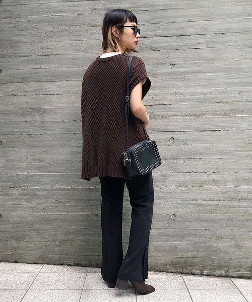 PAGEBOY(ページボーイ)の「ストレッチピンタックフレアパンツ(その他パンツ・レディース・ブラック/ダークブラウン/グレイッシュベージュ・SMALL/MEDIUM)」の5枚目の写真