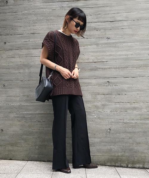 PAGEBOY(ページボーイ)の「ストレッチピンタックフレアパンツ(その他パンツ・レディース・ブラック/ダークブラウン/グレイッシュベージュ・SMALL/MEDIUM)」の7枚目の写真