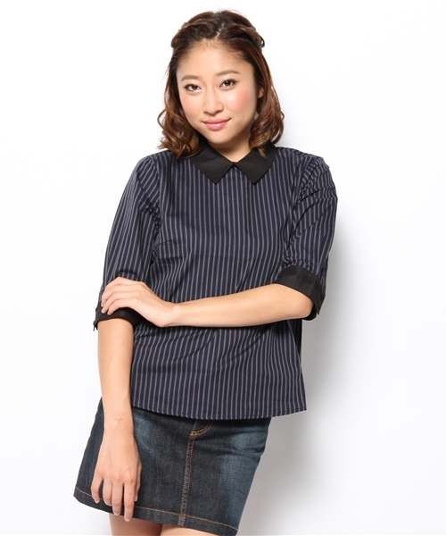 Chico（チコ）の「ペンシルストライプSH（シャツ/ブラウス・レディース・ワインレッド/グリーン/ホワイト・FREE）」の2枚目の写真