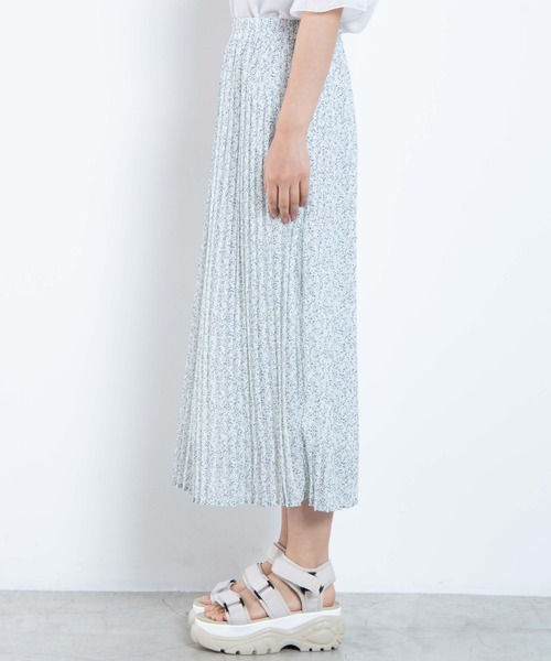 WEGO（ウィゴー）の「WEGO/シアープリーツロングスカート（スカート・レディース・ホワイト/ホワイト系その他/アニマル/ドット/オフホワイト/ブラック/サックスブルー・FREE）」の18枚目の写真