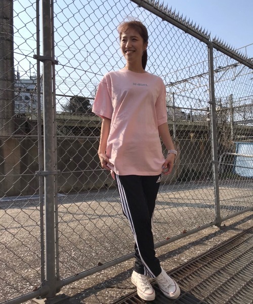 X-girl（エックスガール）の「【ZOZOタウン限定アイテム】X-girl   ビッグシルエットロゴＴシャツ  105201011052（Tシャツ/カットソー・レディース・グリーン/ホワイト/ベージュ/ブラック/ピンク・M/L）」の19枚目の写真