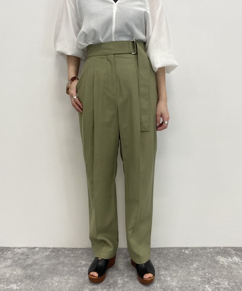 LOWRYS FARM(ローリーズファーム)の「ベルトツキタックパンツ 886978(その他パンツ・レディース・チャコールグレー/ベージュ/アイボリー/カーキ・MEDIUM/LARGE)」の5枚目の写真