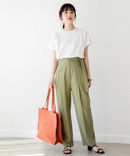 LOWRYS FARM(ローリーズファーム)の「ベルトツキタックパンツ 886978(その他パンツ・レディース・チャコールグレー/ベージュ/アイボリー/カーキ・MEDIUM/LARGE)」の6枚目の写真