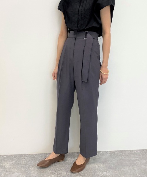 LOWRYS FARM(ローリーズファーム)の「ベルトツキタックパンツ 886978(その他パンツ・レディース・チャコールグレー/ベージュ/アイボリー/カーキ・MEDIUM/LARGE)」の8枚目の写真