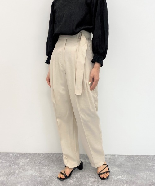 LOWRYS FARM(ローリーズファーム)の「ベルトツキタックパンツ 886978(その他パンツ・レディース・チャコールグレー/ベージュ/アイボリー/カーキ・MEDIUM/LARGE)」の7枚目の写真