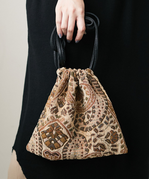 Green Parks(グリーンパークス)の「・ジャガード巾着ショルダーバッグ*(ショルダーバッグ・レディース・ベージュ/ブラウン・FREE)」の2枚目の写真