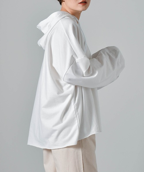 muure（ミュール）の「ボリュームスリーブ パーカーカットソー（Tシャツ/カットソー・レディース・ホワイト/ブラック/グレー・FREE）」の11枚目の写真
