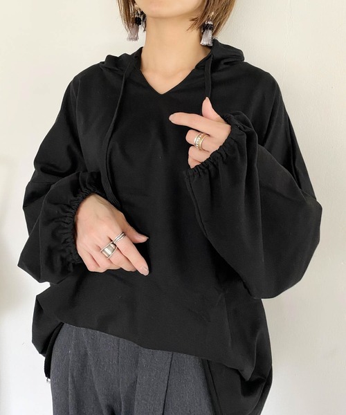 muure（ミュール）の「ボリュームスリーブ パーカーカットソー（Tシャツ/カットソー・レディース・ホワイト/ブラック/グレー・FREE）」の5枚目の写真