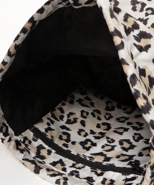 KiU（キウ）の「KiU レインバッグ 300D ドローストリング (巾着バッグ)（ショルダーバッグ・レディース・その他2/その他3/その他4・FREE）」の7枚目の写真