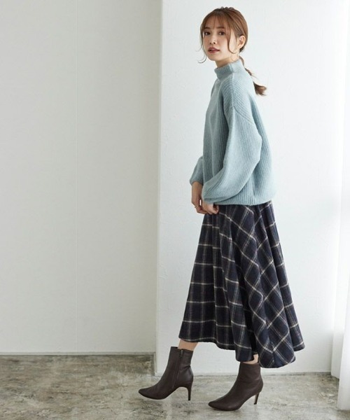 Pierrot(ピエロ)の「ウールタッチチェックフレアスカート(スカート・レディース・ベージュ/ネイビー・M/L)」の21枚目の写真