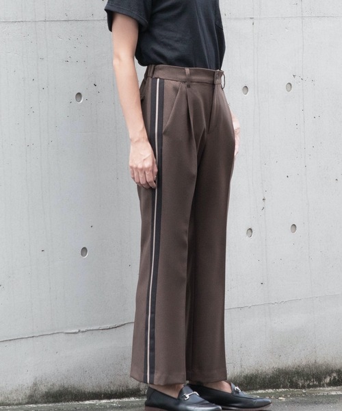 La SRIC（ラスリック）の「La SRIC / アンクル丈フレアサイドラインパンツ（その他パンツ・レディース・ダークブラウン/グリーン・38）」の15枚目の写真