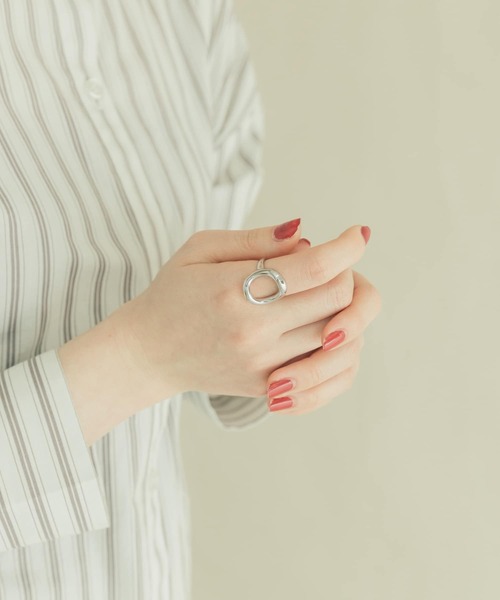 SMELLY（スメリー）の「プックリメタルフレームリング（リング・レディース・シルバー・-）」の2枚目の写真