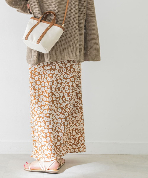 URBAN RESEARCH（アーバンリサーチ）の「プリントマキシスカート（スカート・レディース・キャメル/チャコールグレー・38/36）」の5枚目の写真