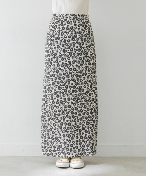 URBAN RESEARCH（アーバンリサーチ）の「プリントマキシスカート（スカート・レディース・キャメル/チャコールグレー・38/36）」の20枚目の写真