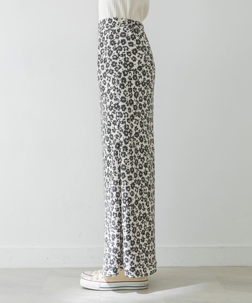 URBAN RESEARCH（アーバンリサーチ）の「プリントマキシスカート（スカート・レディース・キャメル/チャコールグレー・38/36）」の6枚目の写真