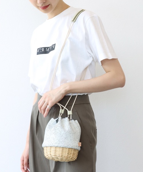 ikot(イコット)の「【ikot/イコット】ラタン×レザーカゴポシェット(かごバッグ・レディース・グレー/ブラック・00)」の2枚目の写真