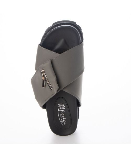Realta（レアルタ）の「Realta(レアルタ) ジップポケット付きクロスベルト サンダル（サンダル・レディース・ブラック/グレー/カーキ・S/M/L/LL）」の13枚目の写真