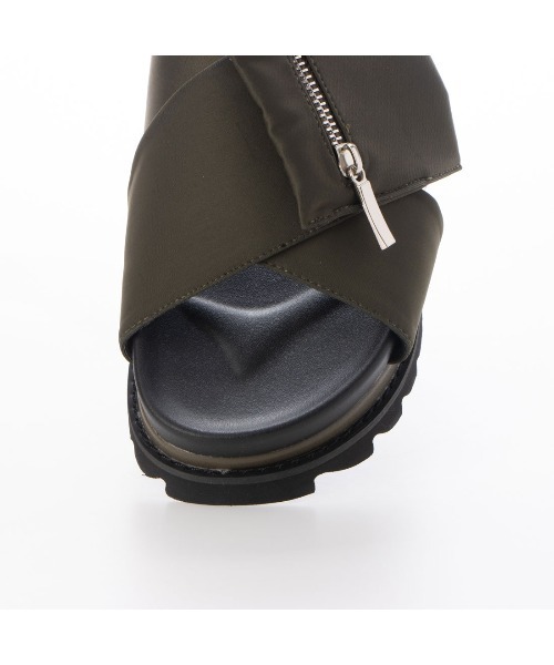 Realta（レアルタ）の「Realta(レアルタ) ジップポケット付きクロスベルト サンダル（サンダル・レディース・ブラック/グレー/カーキ・S/M/L/LL）」の8枚目の写真