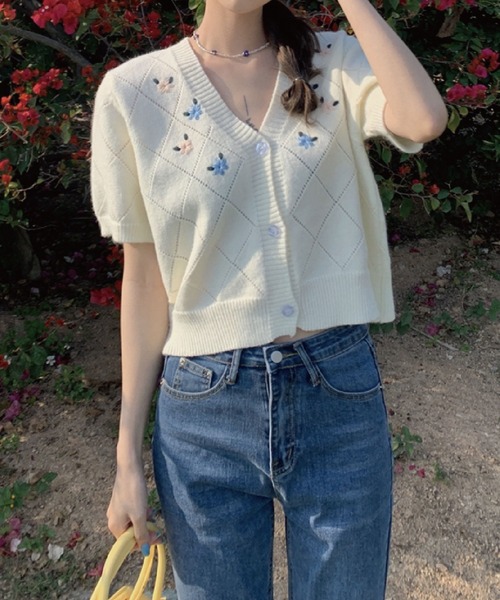 meJane(ミージェーン)の「フラワーモチーフVネックカーディガン(カーディガン/ボレロ・レディース・ホワイト/ピンク/ブルー・FREE)」の1枚目の写真