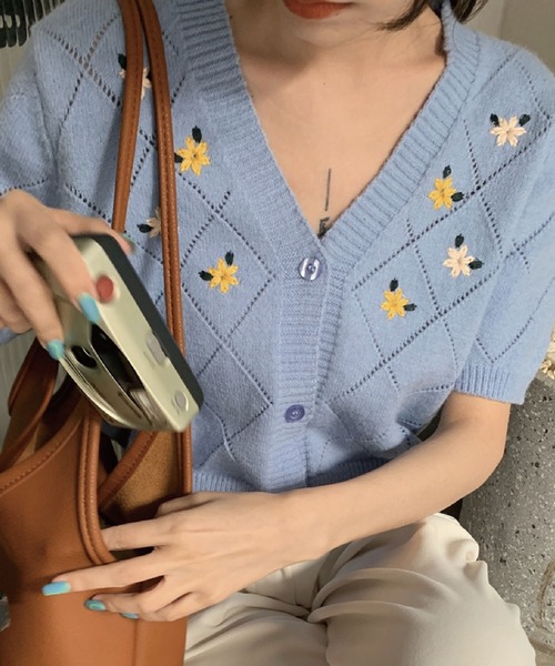 meJane(ミージェーン)の「フラワーモチーフVネックカーディガン(カーディガン/ボレロ・レディース・ホワイト/ピンク/ブルー・FREE)」の12枚目の写真