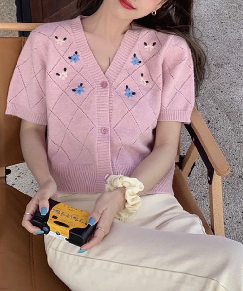 meJane(ミージェーン)の「フラワーモチーフVネックカーディガン(カーディガン/ボレロ・レディース・ホワイト/ピンク/ブルー・FREE)」の5枚目の写真