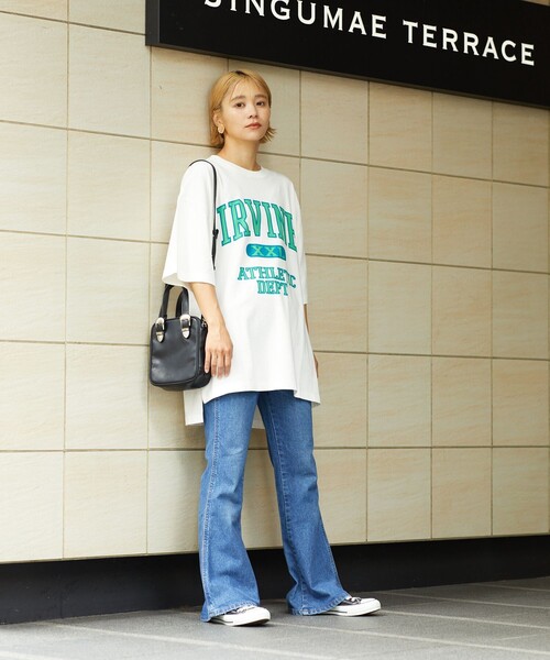 FREAK'S STORE（フリークスストア）の「ビッグカレッジロゴＴシャツ(チュニックTシャツ)（Tシャツ/カットソー・レディース・チャコールグレー/ベージュ/ネイビー/オフホワイト/グリーン・ﾌﾘ-）」の11枚目の写真