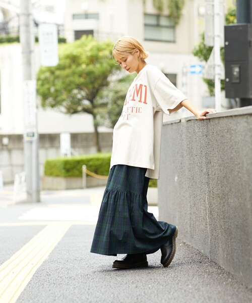 FREAK'S STORE（フリークスストア）の「ビッグカレッジロゴＴシャツ(チュニックTシャツ)（Tシャツ/カットソー・レディース・チャコールグレー/ベージュ/ネイビー/オフホワイト/グリーン・ﾌﾘ-）」の6枚目の写真