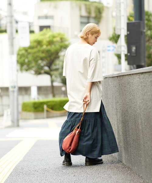 FREAK'S STORE（フリークスストア）の「ビッグカレッジロゴＴシャツ(チュニックTシャツ)（Tシャツ/カットソー・レディース・チャコールグレー/ベージュ/ネイビー/オフホワイト/グリーン・ﾌﾘ-）」の13枚目の写真