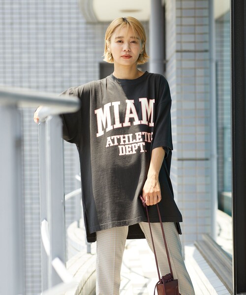 FREAK'S STORE（フリークスストア）の「ビッグカレッジロゴＴシャツ(チュニックTシャツ)（Tシャツ/カットソー・レディース・チャコールグレー/ベージュ/ネイビー/オフホワイト/グリーン・ﾌﾘ-）」の22枚目の写真