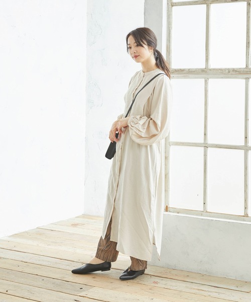menue(メヌエ)の「Vカットフラットシューズ(パンプス・レディース・アイボリー/グレー/ブラック/グレイッシュベージュ・22.0cm/22.5cm/23.0cm/23.5cm/24.0cm/24.5cm/25.0cm)」の12枚目の写真